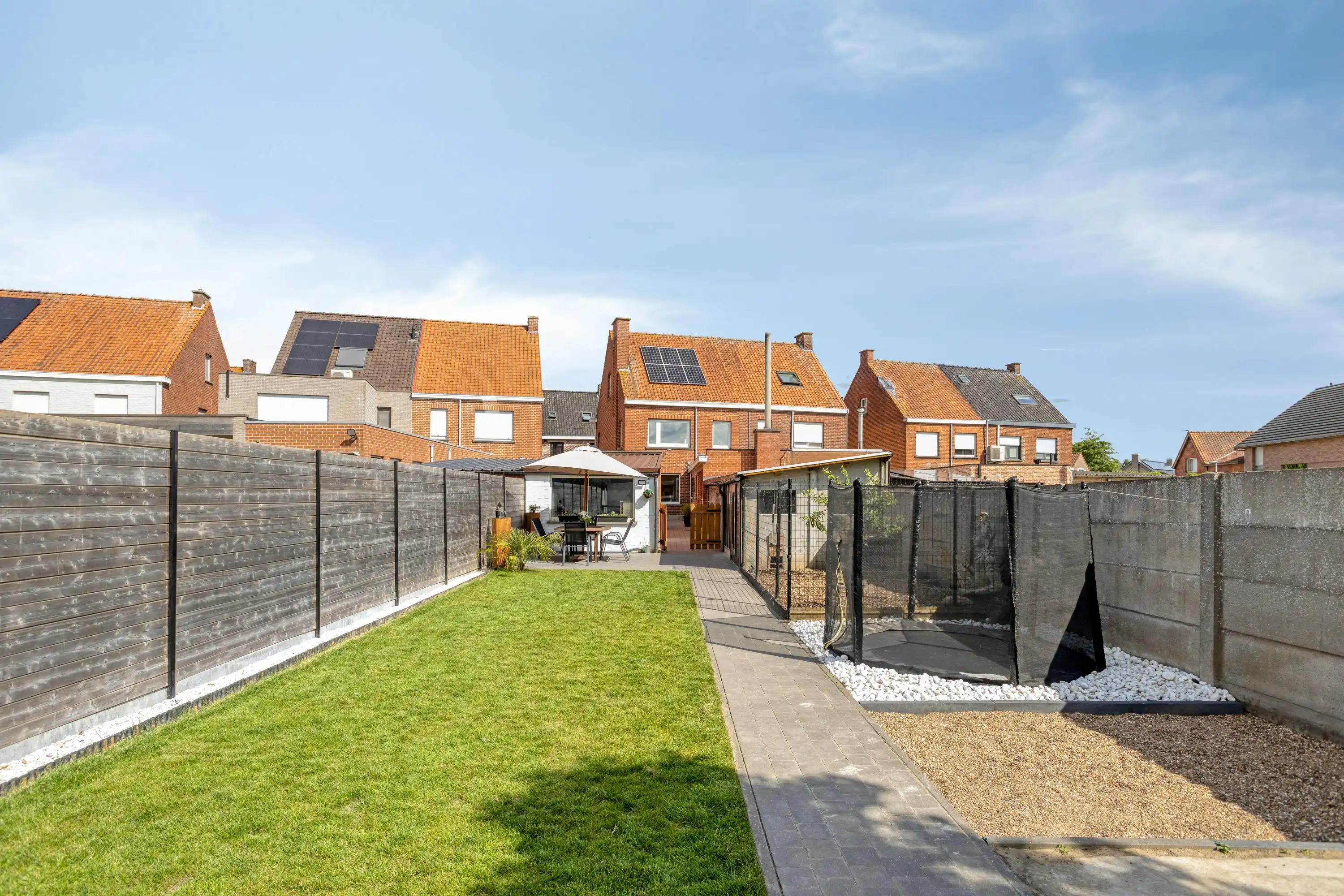 Een zeer ruim huis met 3 slaapkamers te Meulebeke. foto 13