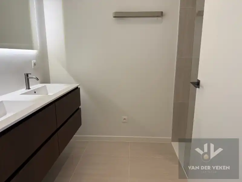 LICHTRIJK NIEUWBOUWAPP MET 2 SLPK NABIJ QUARTIER BLEU EN STADSCENTRUM foto 14