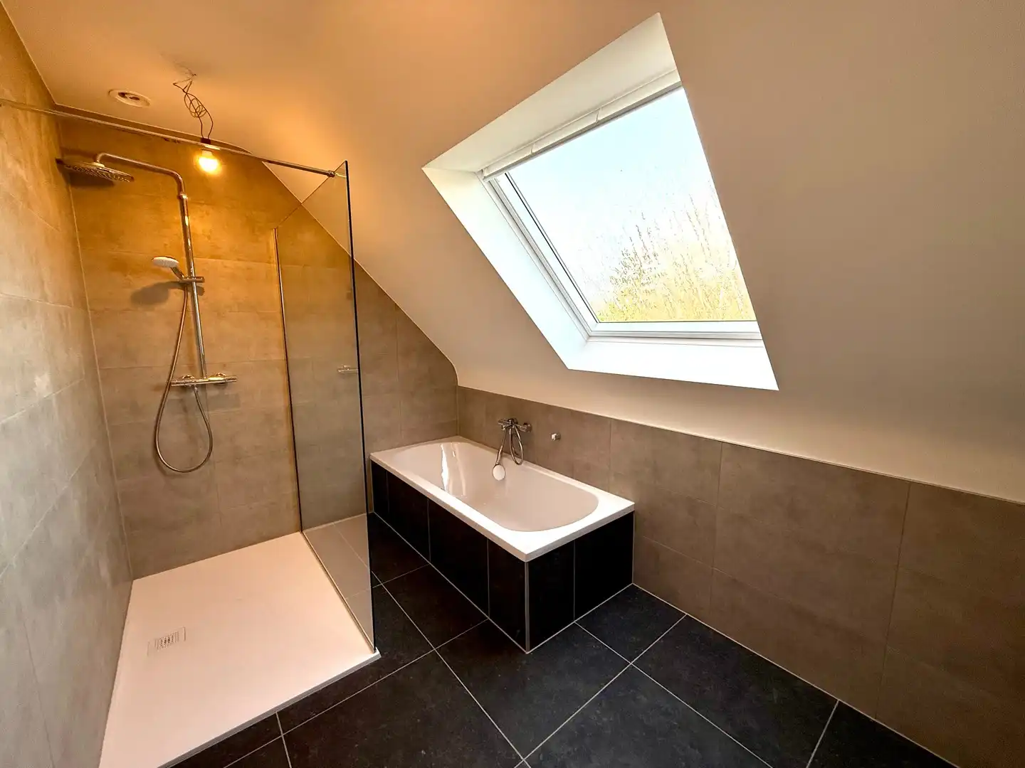 Volledig nieuwbouw, verrassend ruime en lichtrijke gezinswoning met 3 slaapkamers foto 27