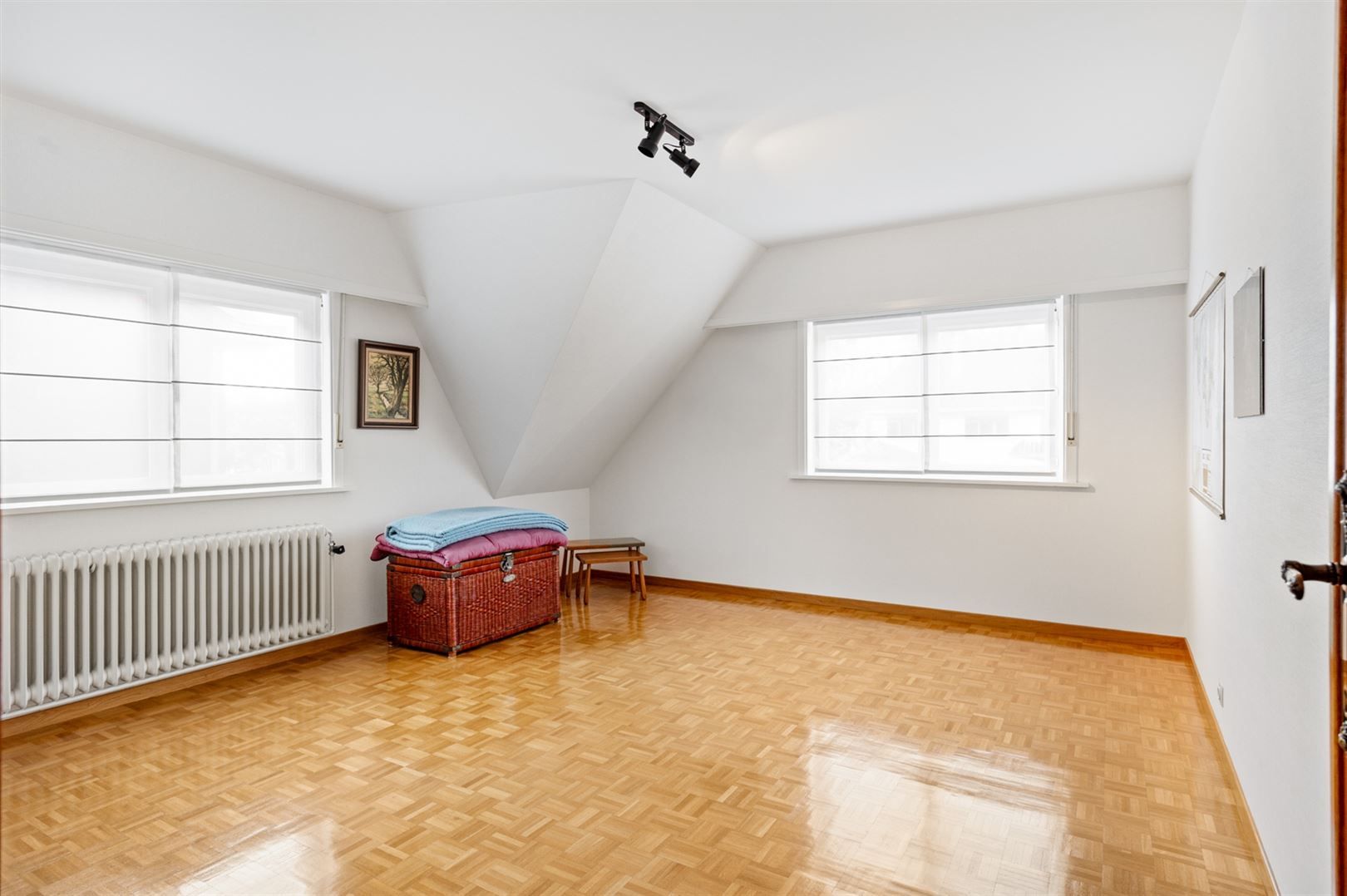 Prima onderhouden woning met 4 slaapkamers en prachtige tuin. foto 14