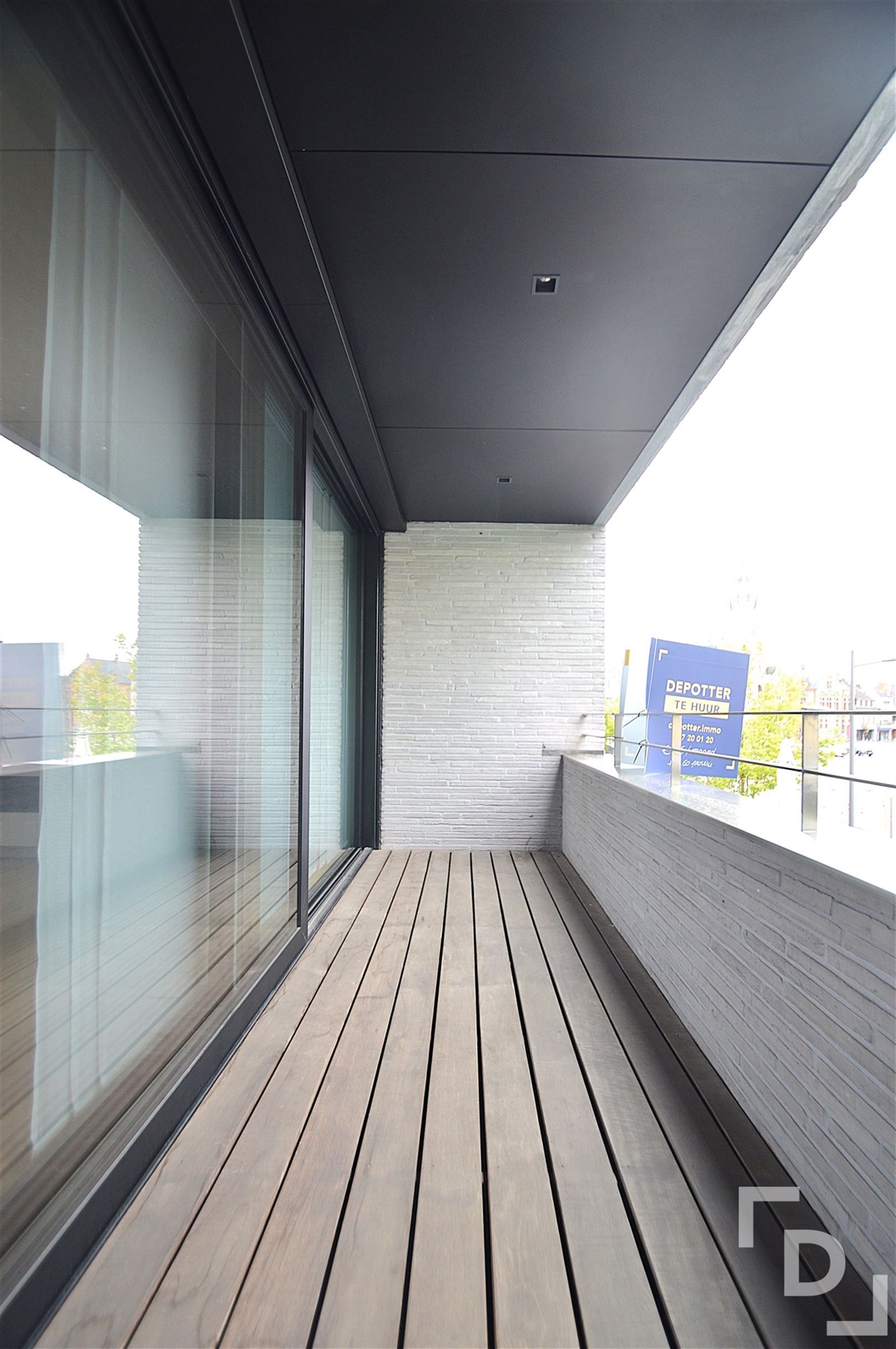 Prachtig afgewerkt appartement op de Grote Markt in Poperinge. foto 14