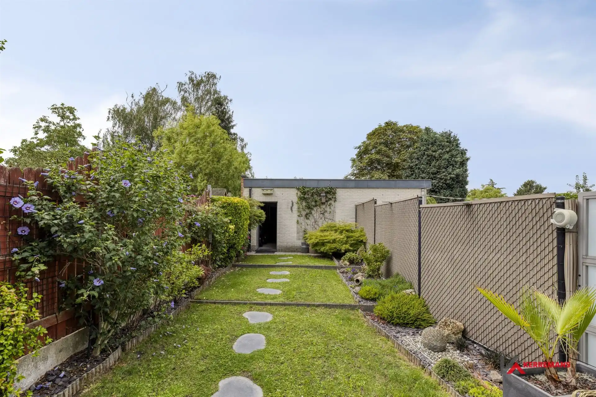 Gelijkvloers appartement met 2 slaapkamers, tuin & garage.  foto 17