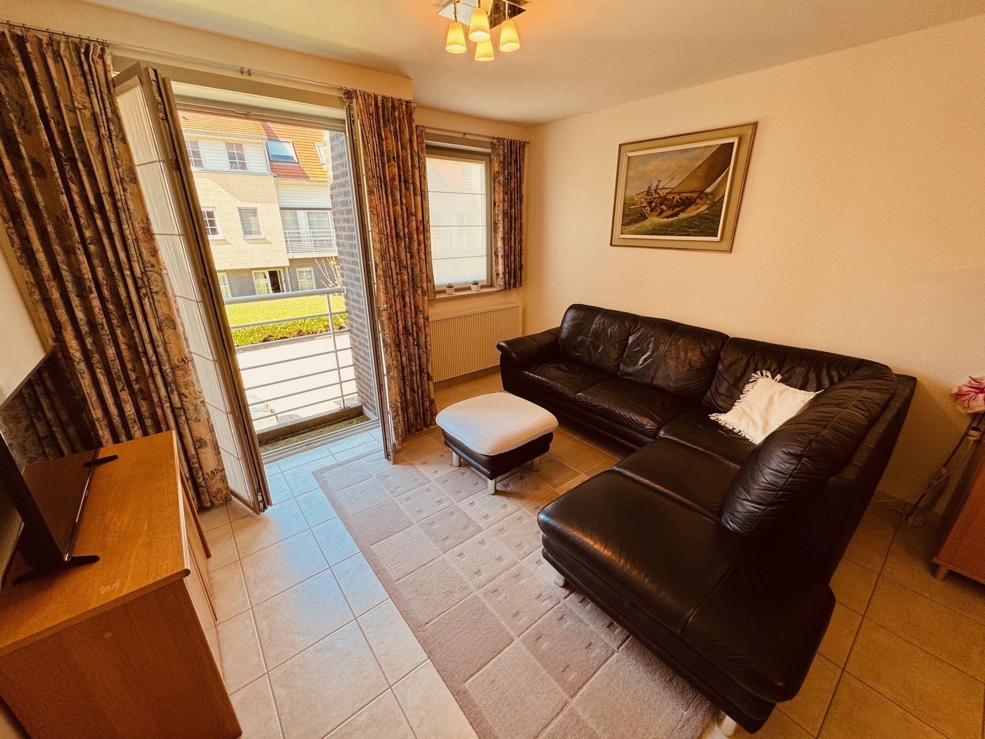 Zeer verzorgd tweeslaapkamer appartement te koop de Haan - Vosseslag. foto 2