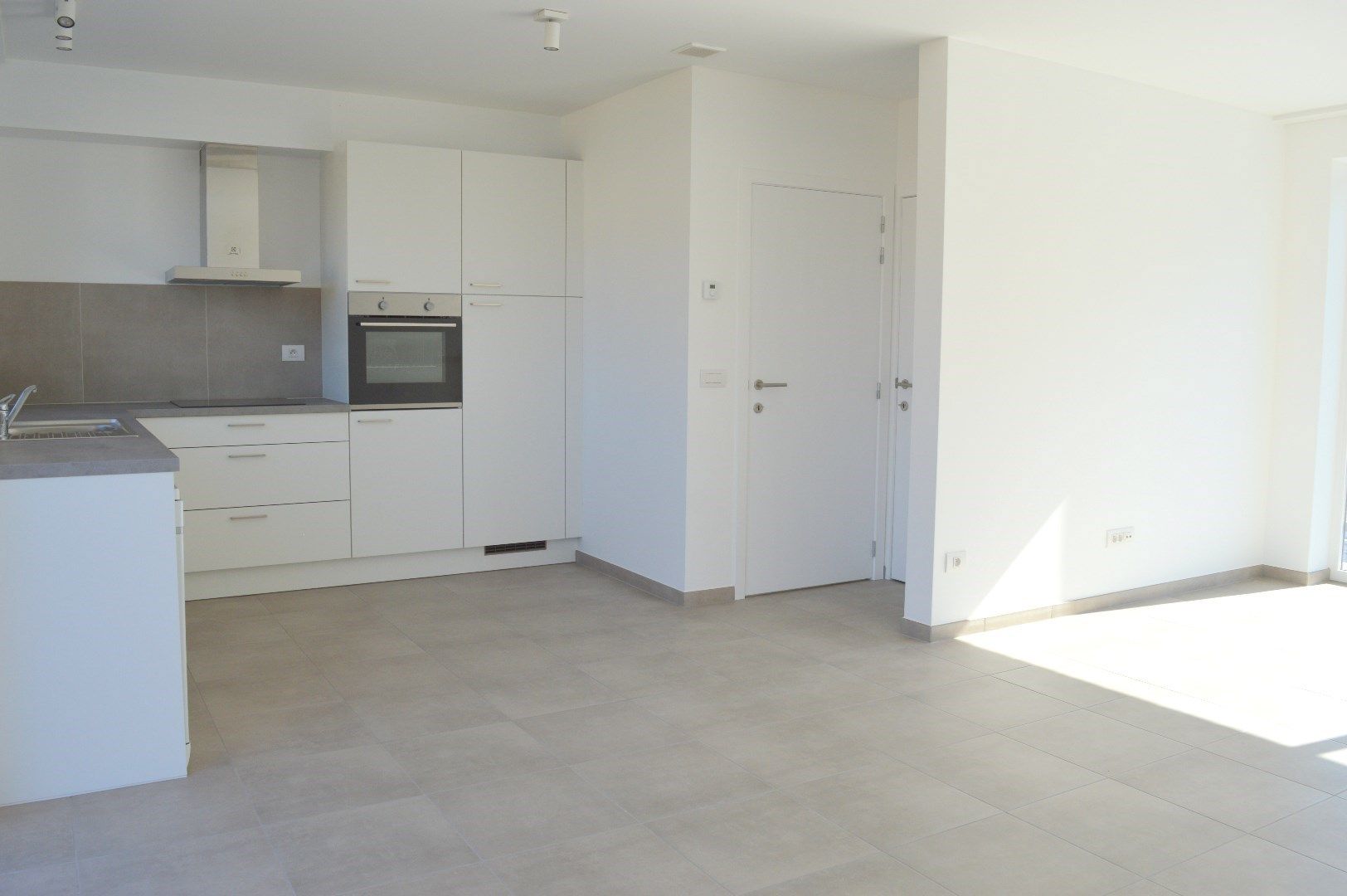Nieuwbouwwoning te huur in Gullegem op een rustige en  kindvriendelijke locatie foto 4