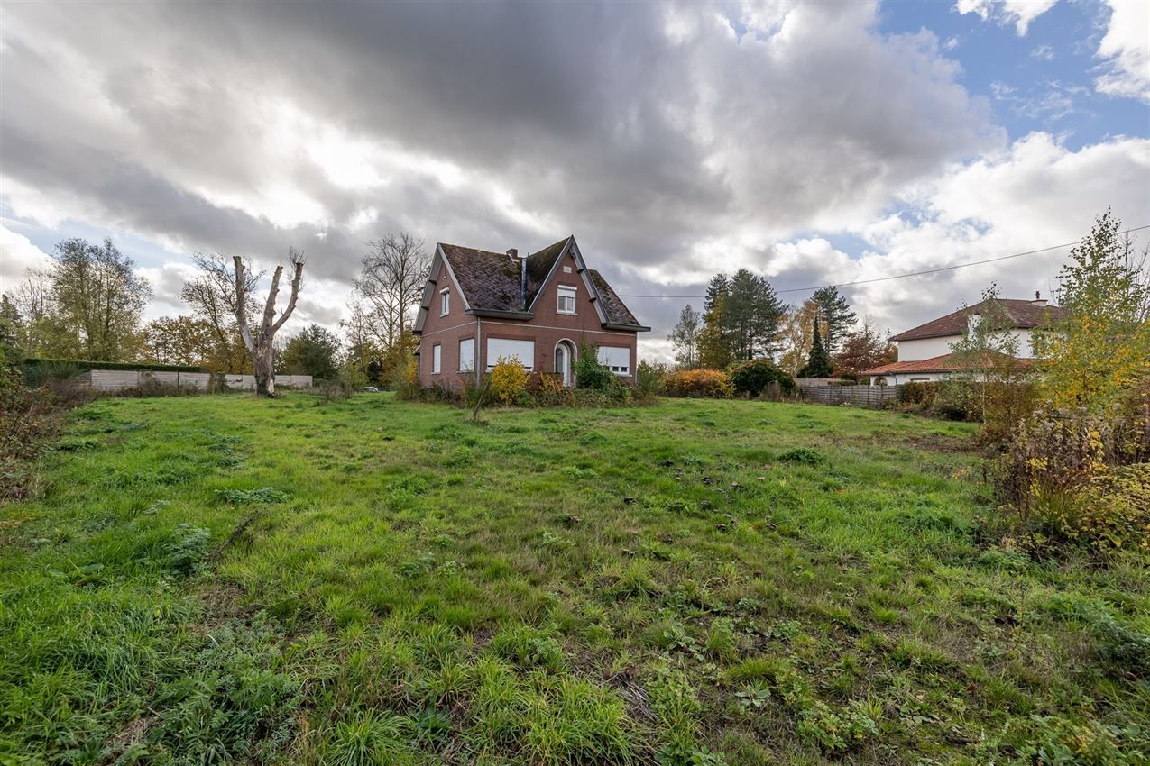 Uniek perceel van 50a33ca met af te breken woning aan agrarisch gebied foto 16