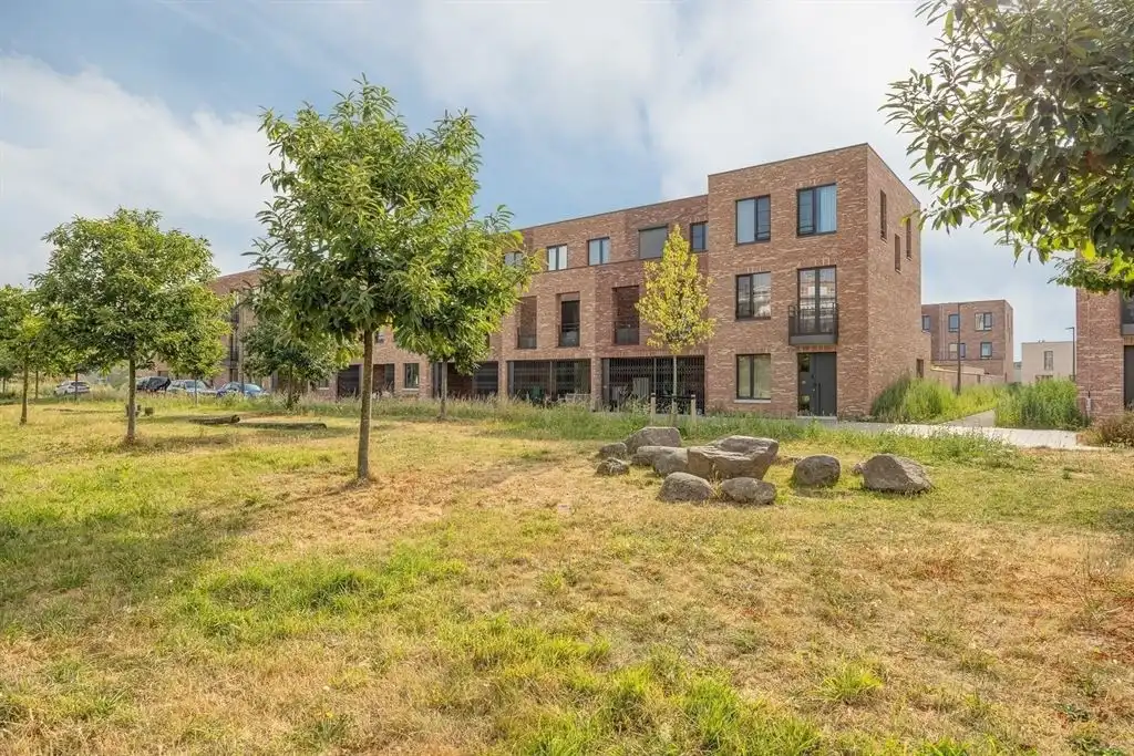 Nieuwbouwwoning onder registratie op toplocatie foto 31