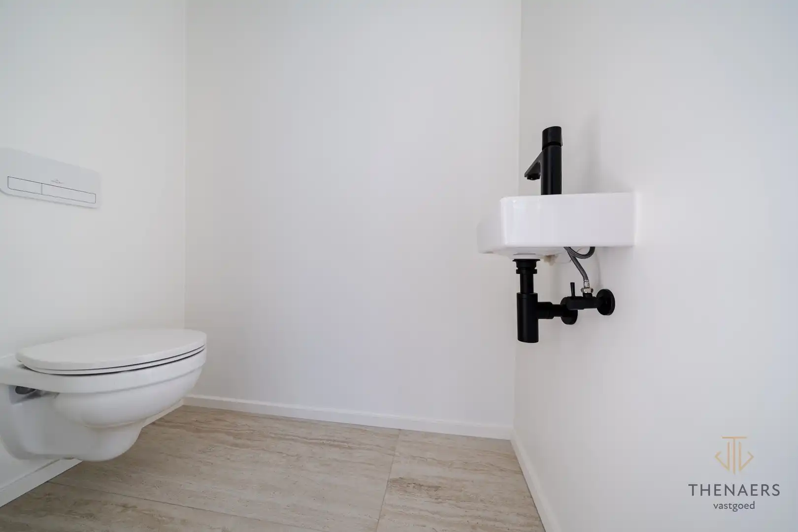 Strakke en luxueus gerenoveerde open bebouwing met hoogwaardige afwerking en EPC A in Wilderen. foto 16