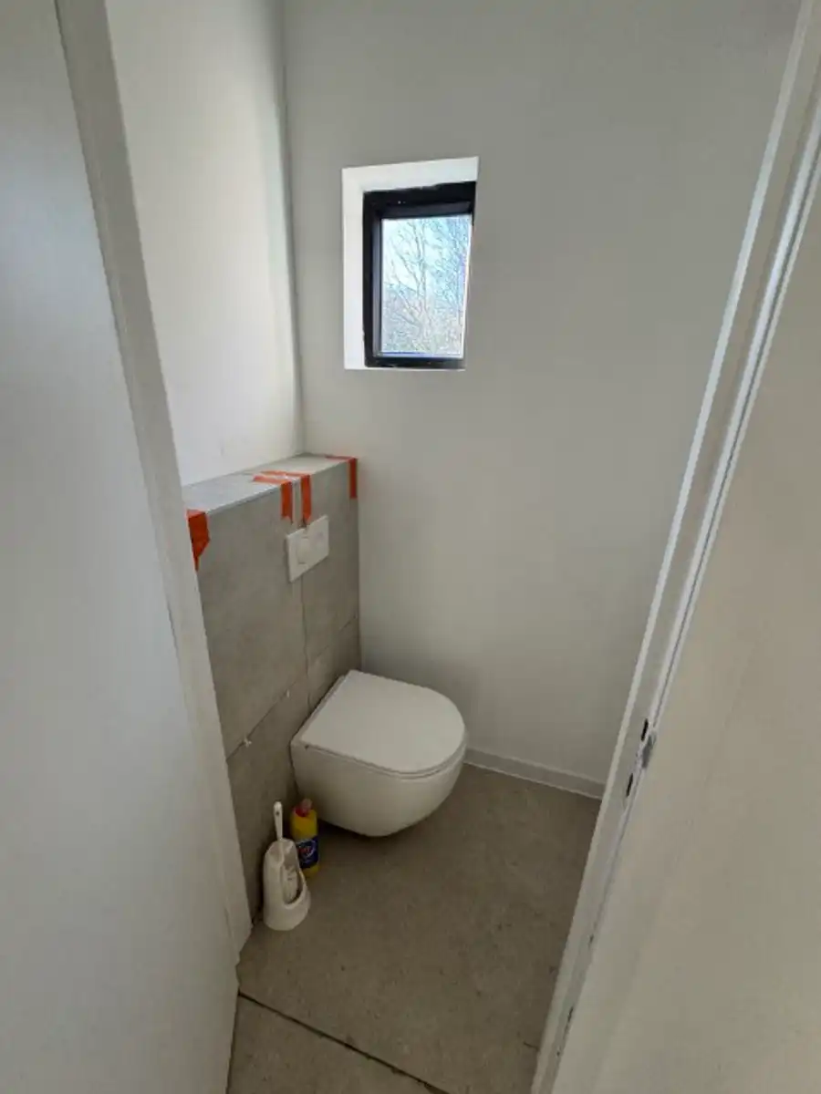 Mooi gerenoveerde gezinswoning foto 10