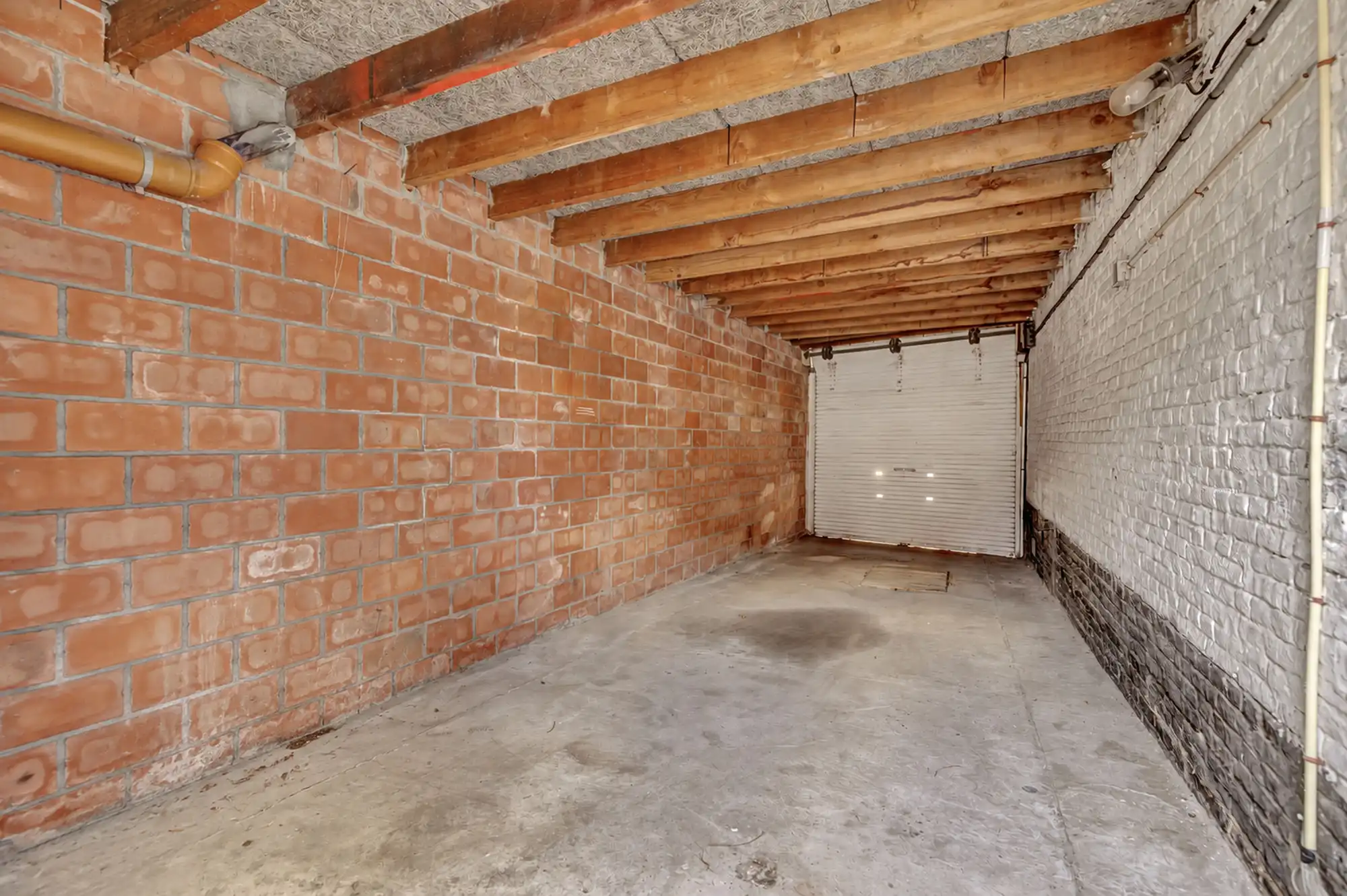 Te renoveren woning met tal van mogelijkheden foto 15