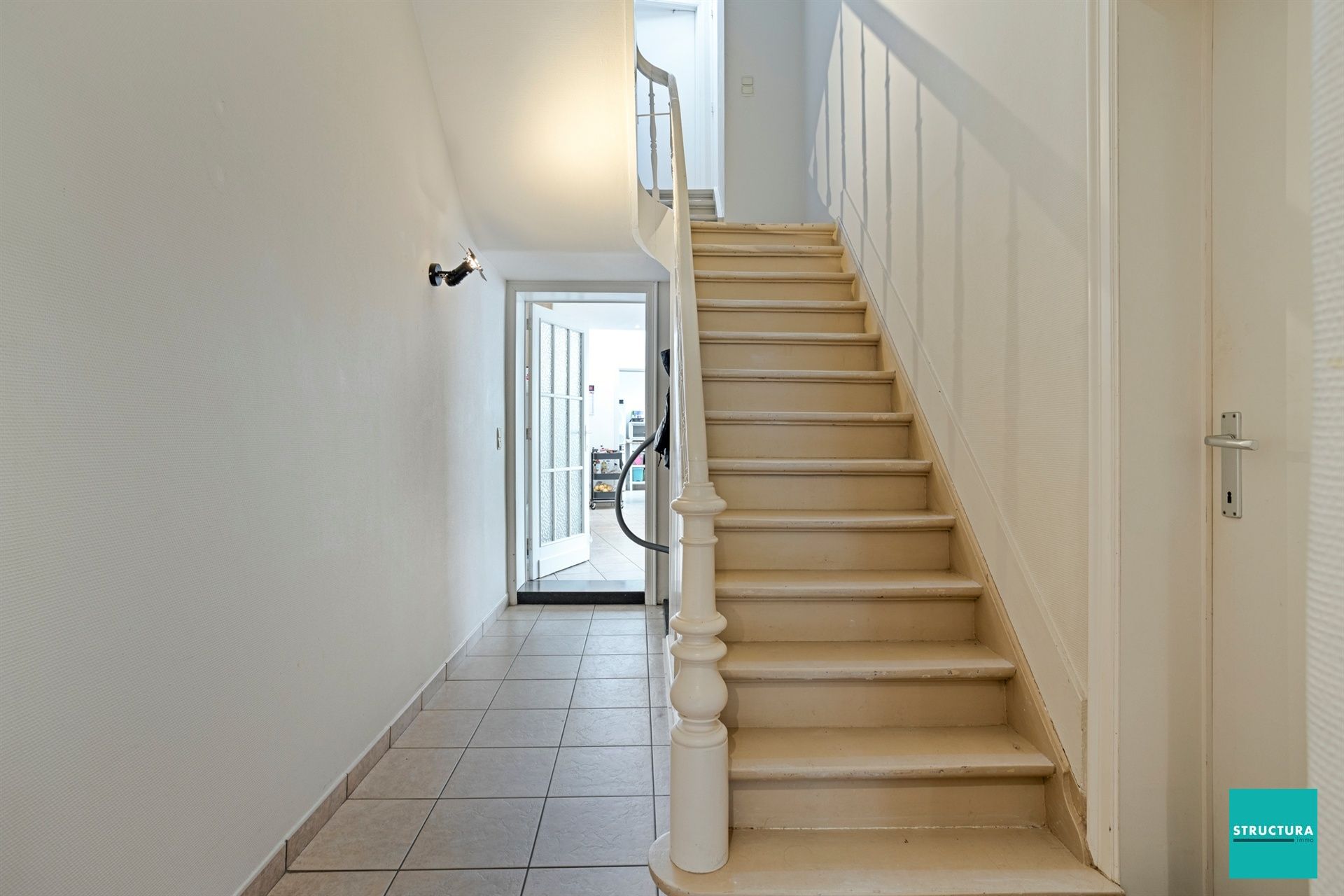 Instapklare rijwoning met stadskoer in hartje Merchtem foto 4