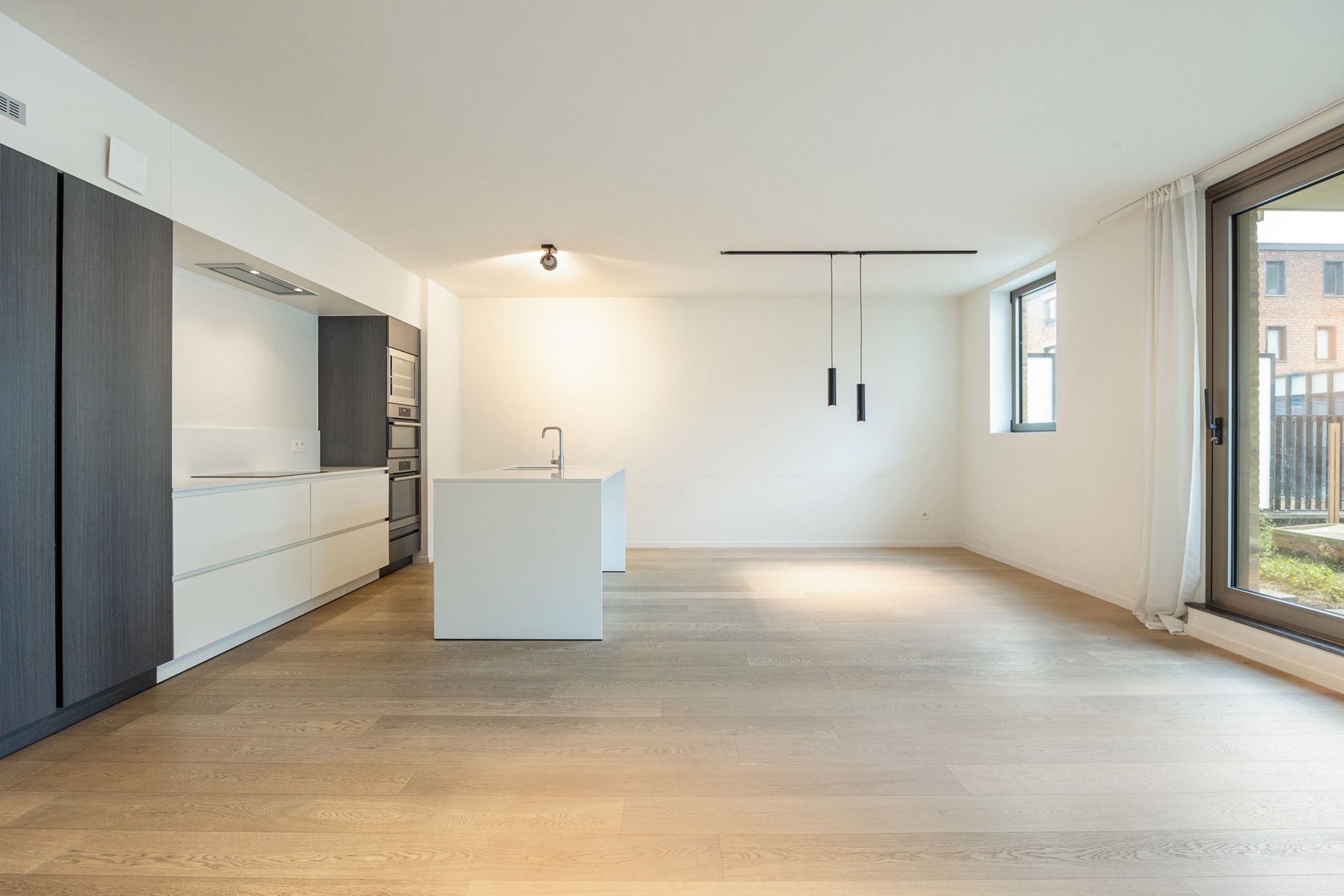 ANTWERPEN ZUID - Twee-slaapkamerappartement met ruim Zuid-terras.  foto 9