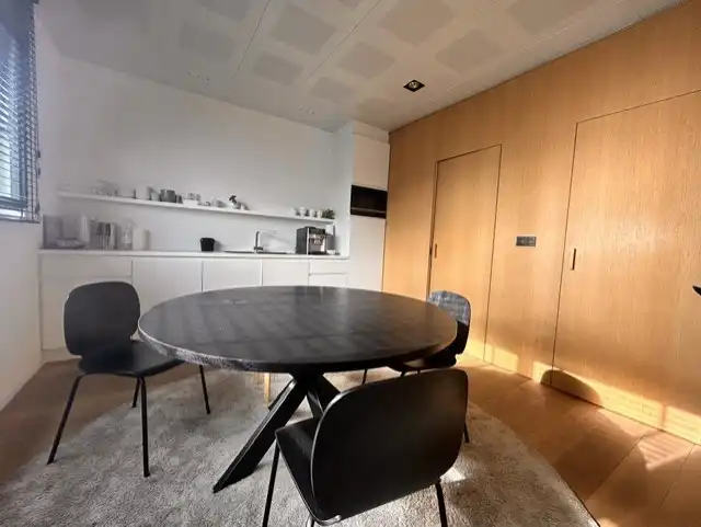 Bedrijfshal van 207 m² met een kantoorruimte op 1° verd. van 105 m² foto 17