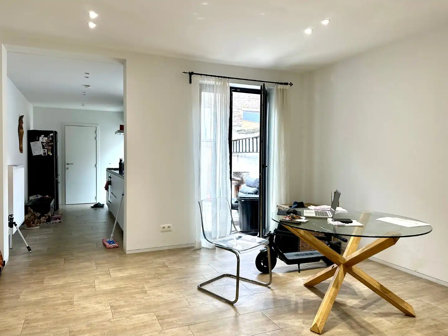 Knusse rijwoning op toplocatie foto 4