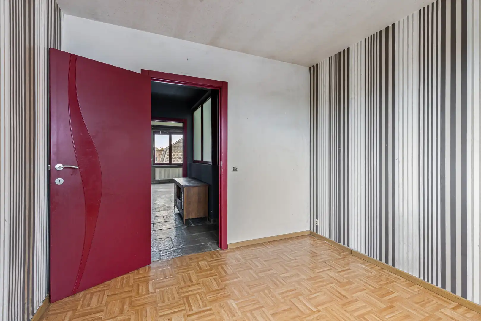 Kantoor met groot appartement foto 18