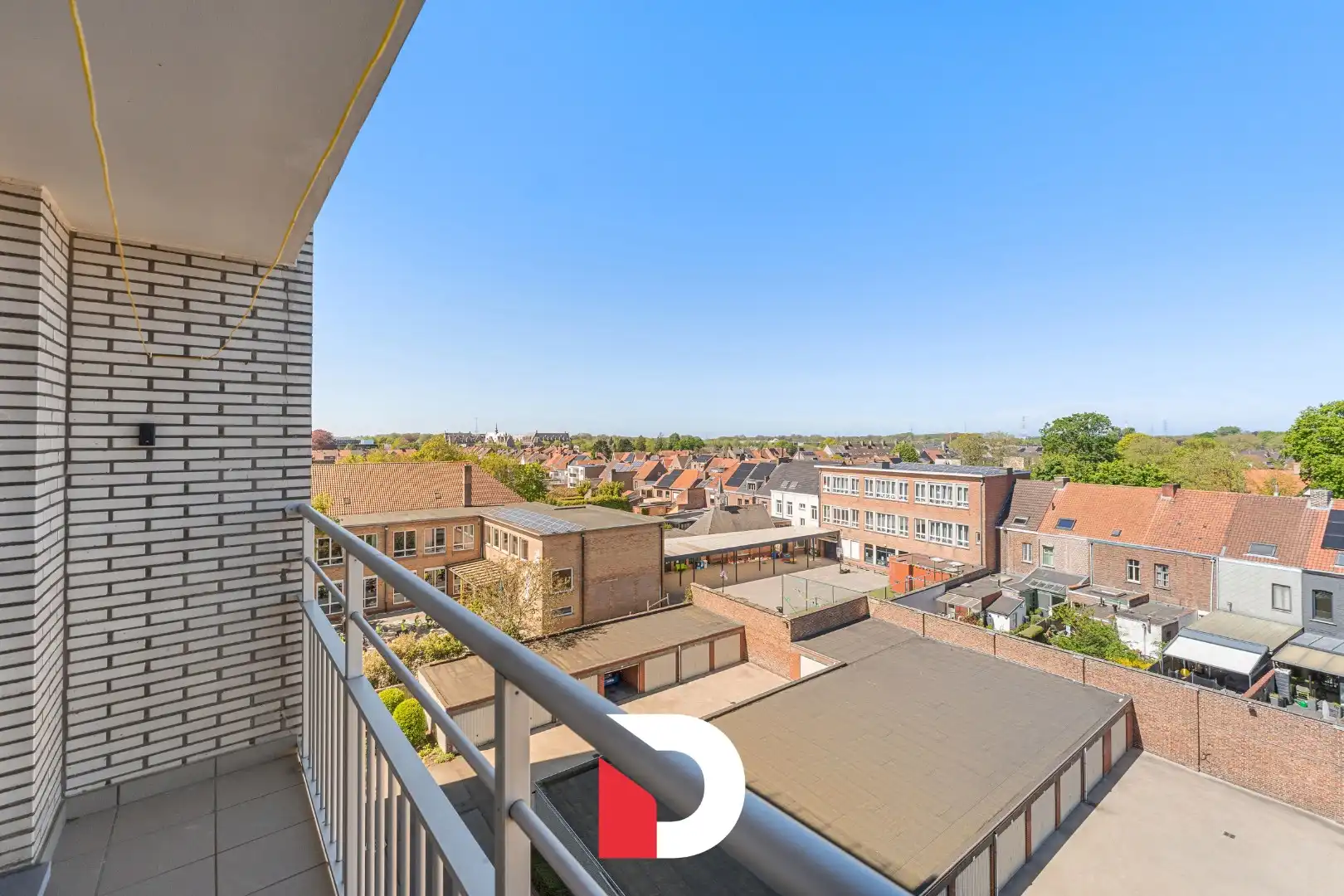 Aangenaam en lichtrijk app. op 5de verdiep met 2 slk.'ers op een toplocatie nabij het centrum van Brugge. foto 12