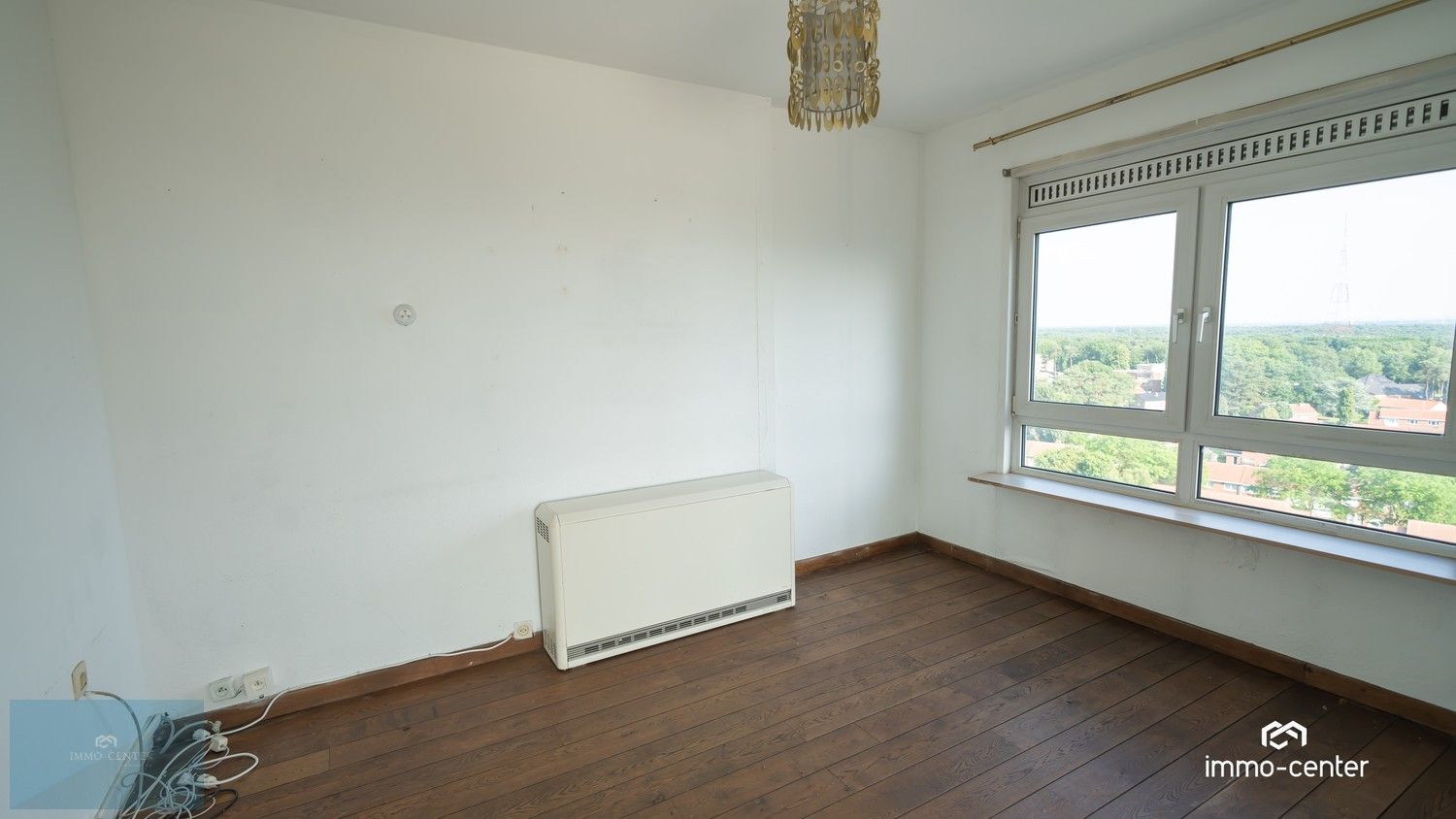 Ruim appartement met 4 slaapkamers en 3 terrassen in hartje Genk! foto 18