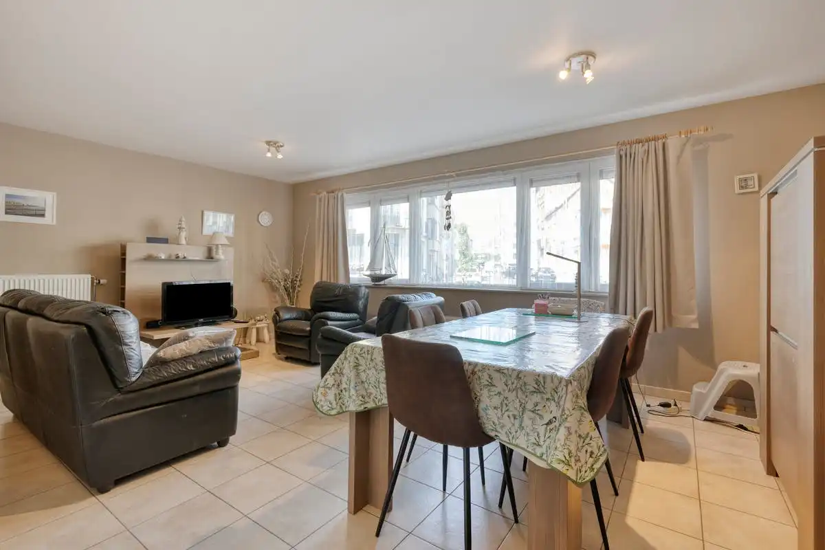 Instapklaar appartement met parking te koop centrum Blankenberge foto {{pictureIndex}}