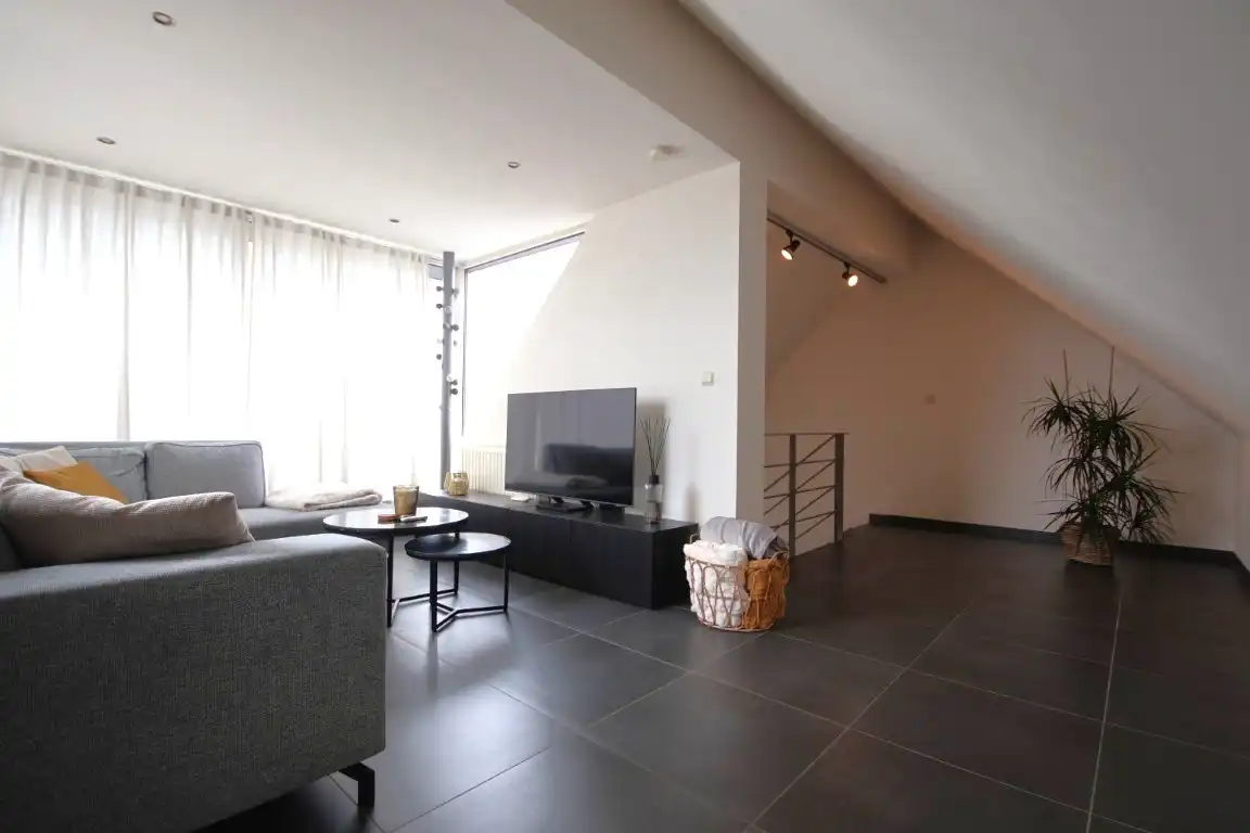 Rustig gelegen duplex appartement, met garage en extra staanplaats op wandelafstand van het centrum van Sint-Truiden. foto 28