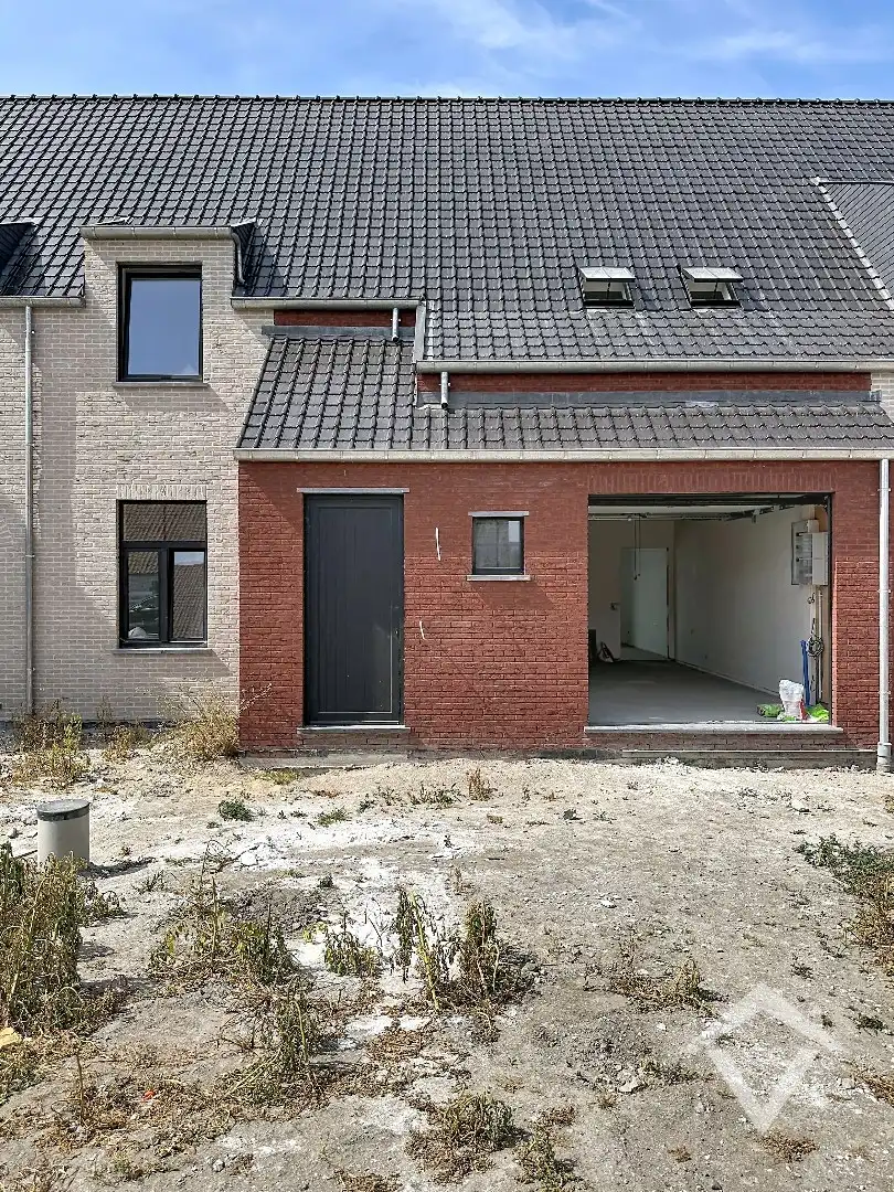 Nieuwbouwwoning met 3 slaapkamers en garage  te Westkerke foto {{pictureIndex}}