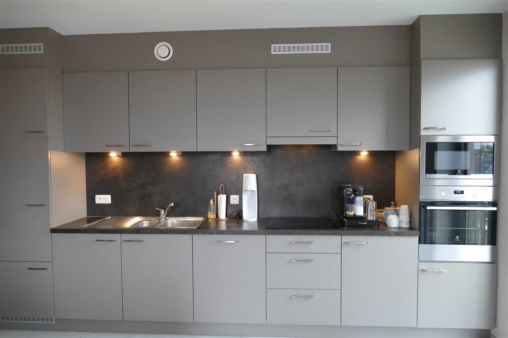Modern 1-Slaapkamer Appartement in Sint-Niklaas foto 6