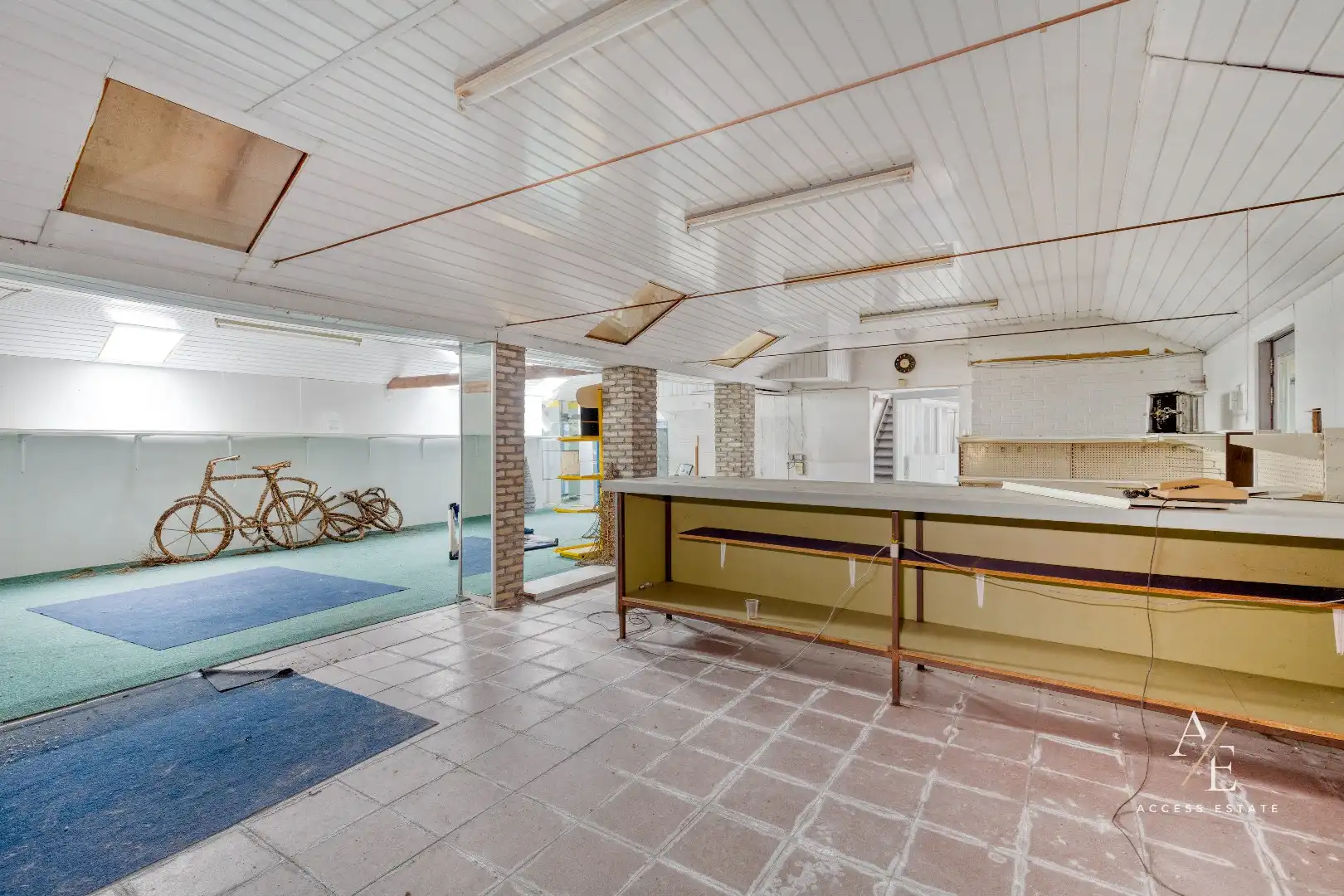 EEKLO - Te renoveren handelshuis met grote bruikbare oppervlakte en tuin foto 2