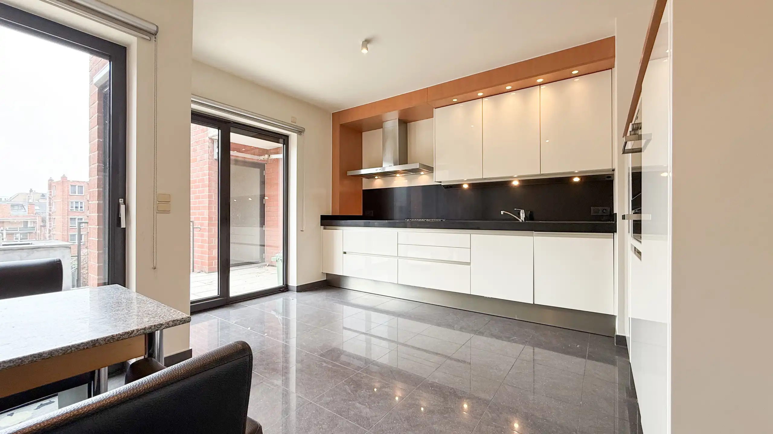 Uitzonderlijk appartement met 3 slaapkamers en 3 terrassen! foto {{pictureIndex}}