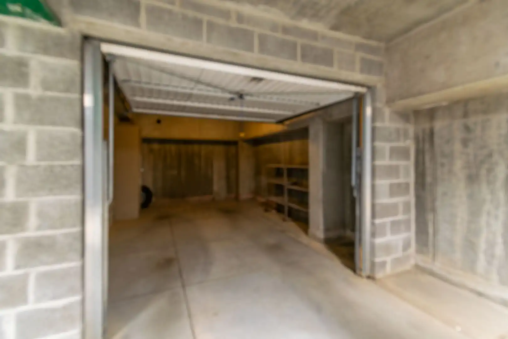 RUIM APPARTEMENT MET 2 SLAAPKAMERS + GARAGEBOX ! foto 13