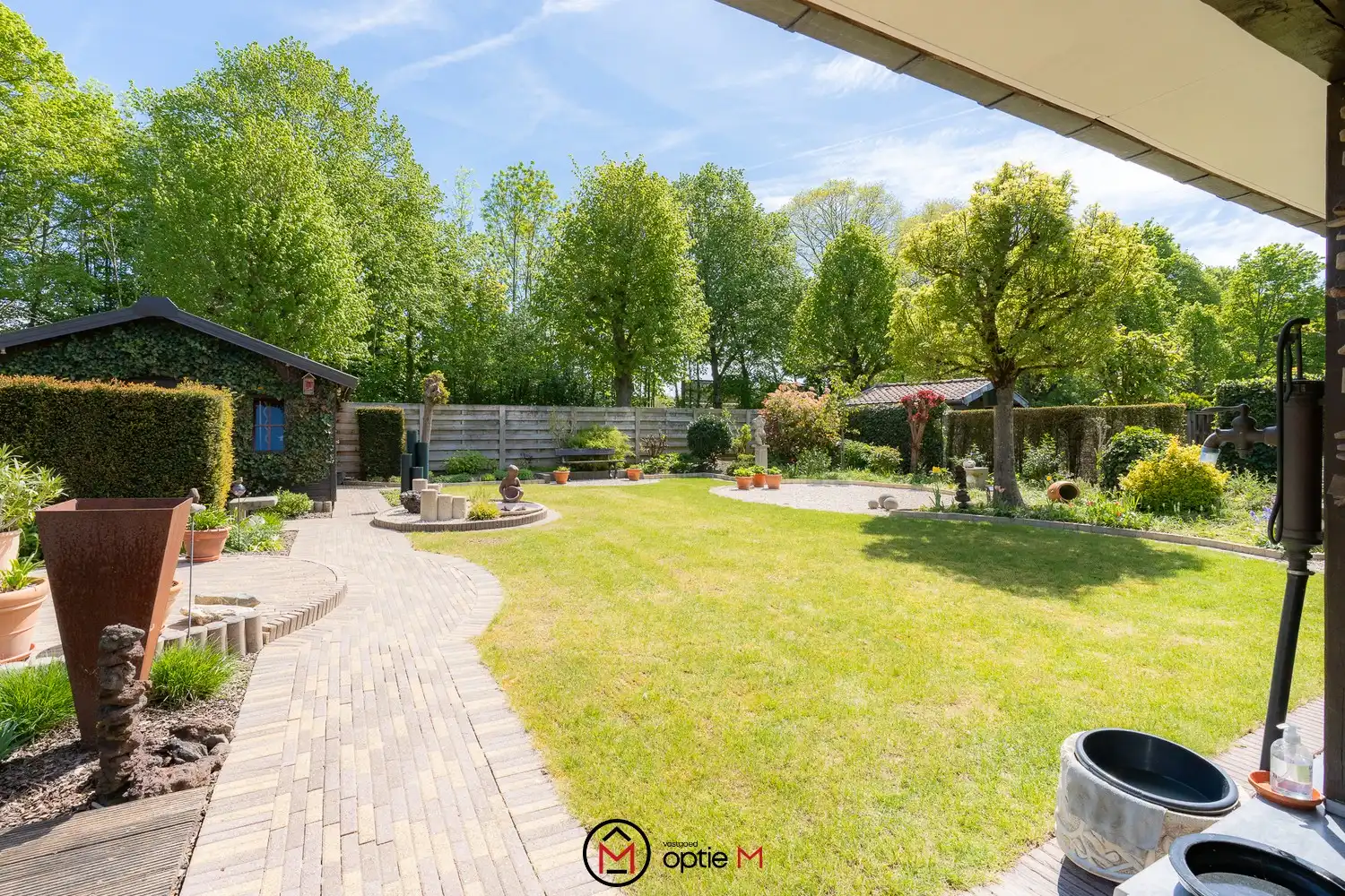 Instapklare woning te koop met mooie tuin in Stevoort foto 15