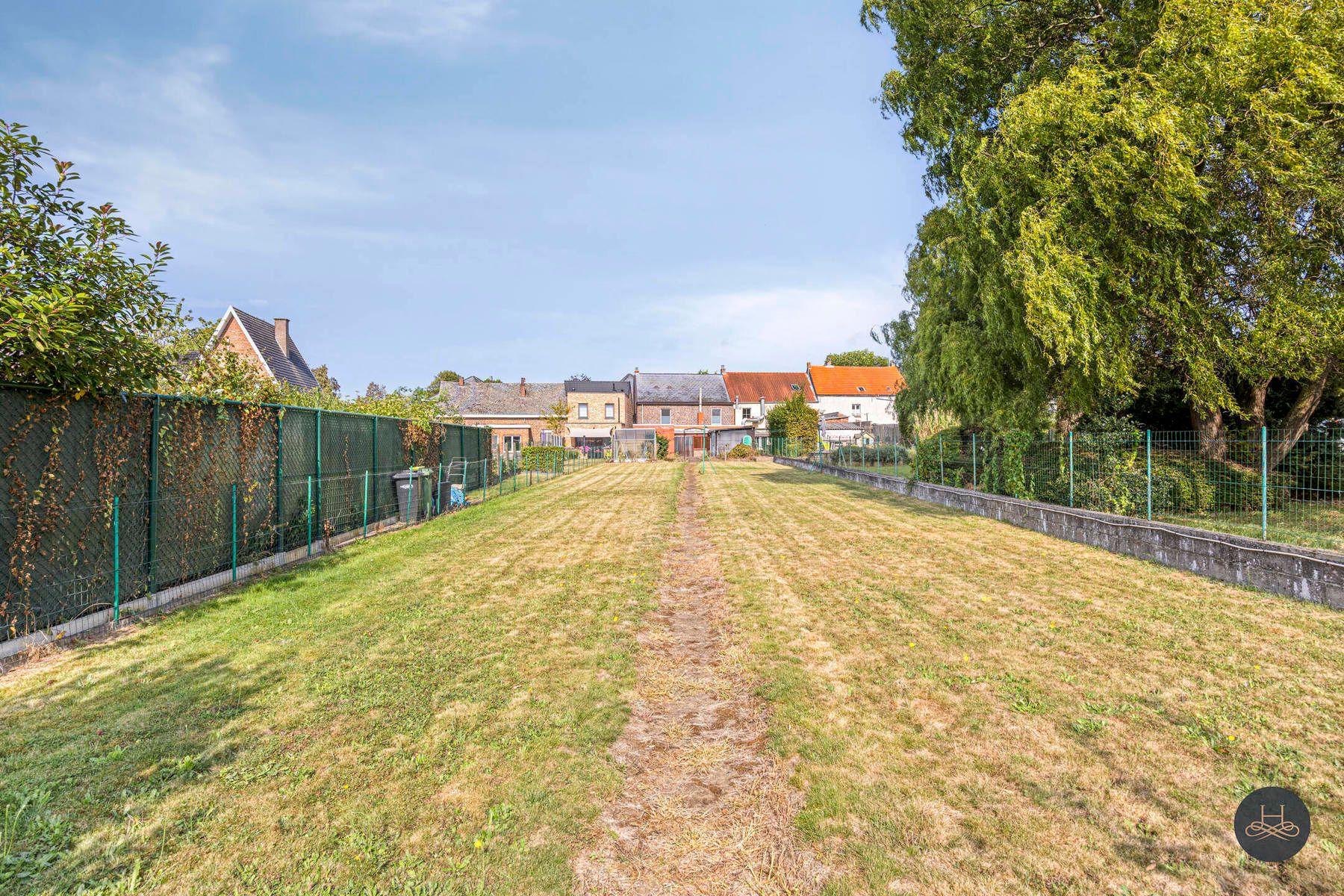 Centraal gelegen woning met grote tuin foto 26