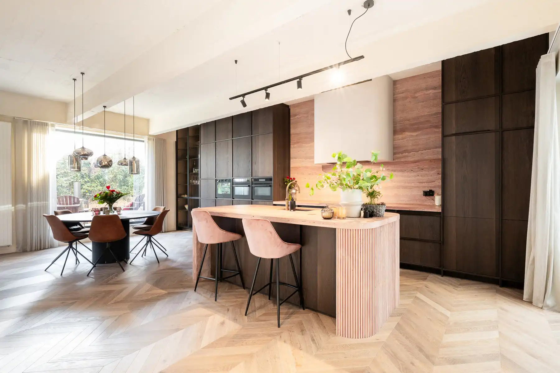 Luxueus appartement met tuin en parking op ‘t Zuid foto 15