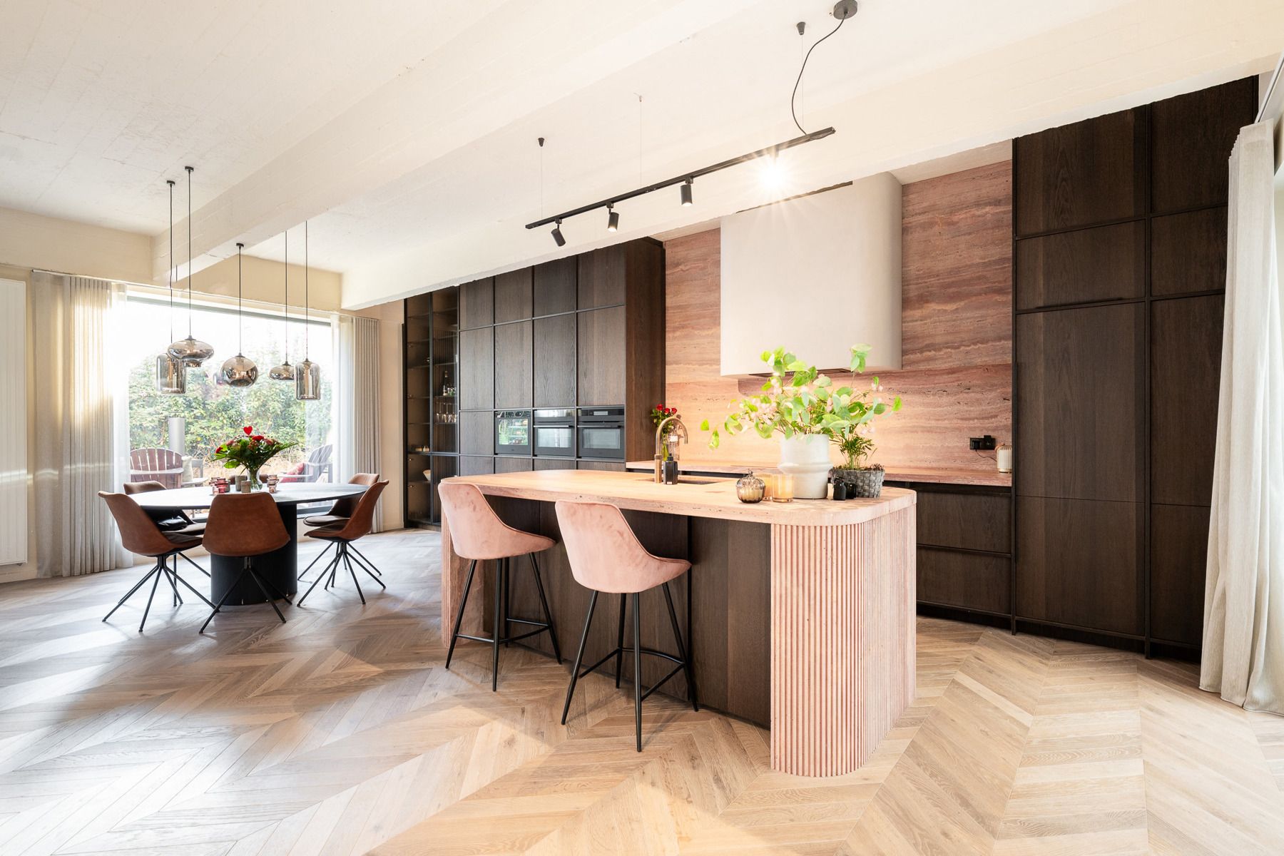 Luxueus appartement met tuin en parking op ‘t Zuid foto 15