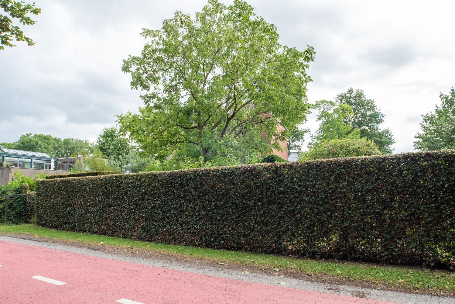 Karaktervolle burgerwoning met veel ruimte en authentieke details foto 28