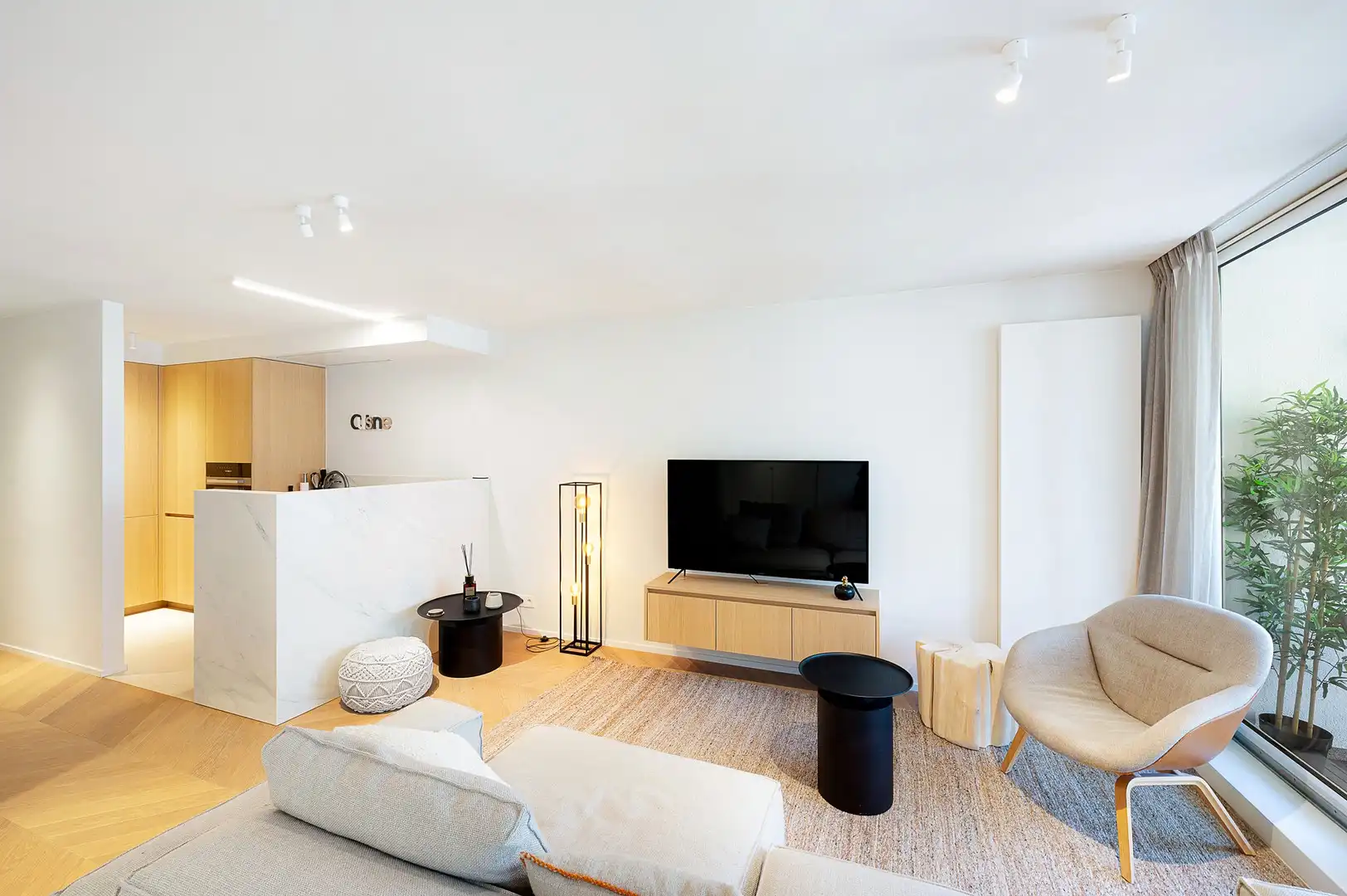 Instapklaar appartement gelegen op een centrale ligging te Knokke, vlakbij de winkels en de zee. foto 15