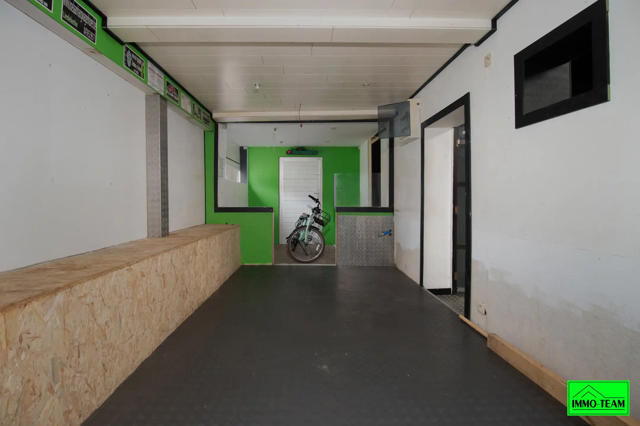 Ruim café met woongelegenheid nabij centrum foto 16