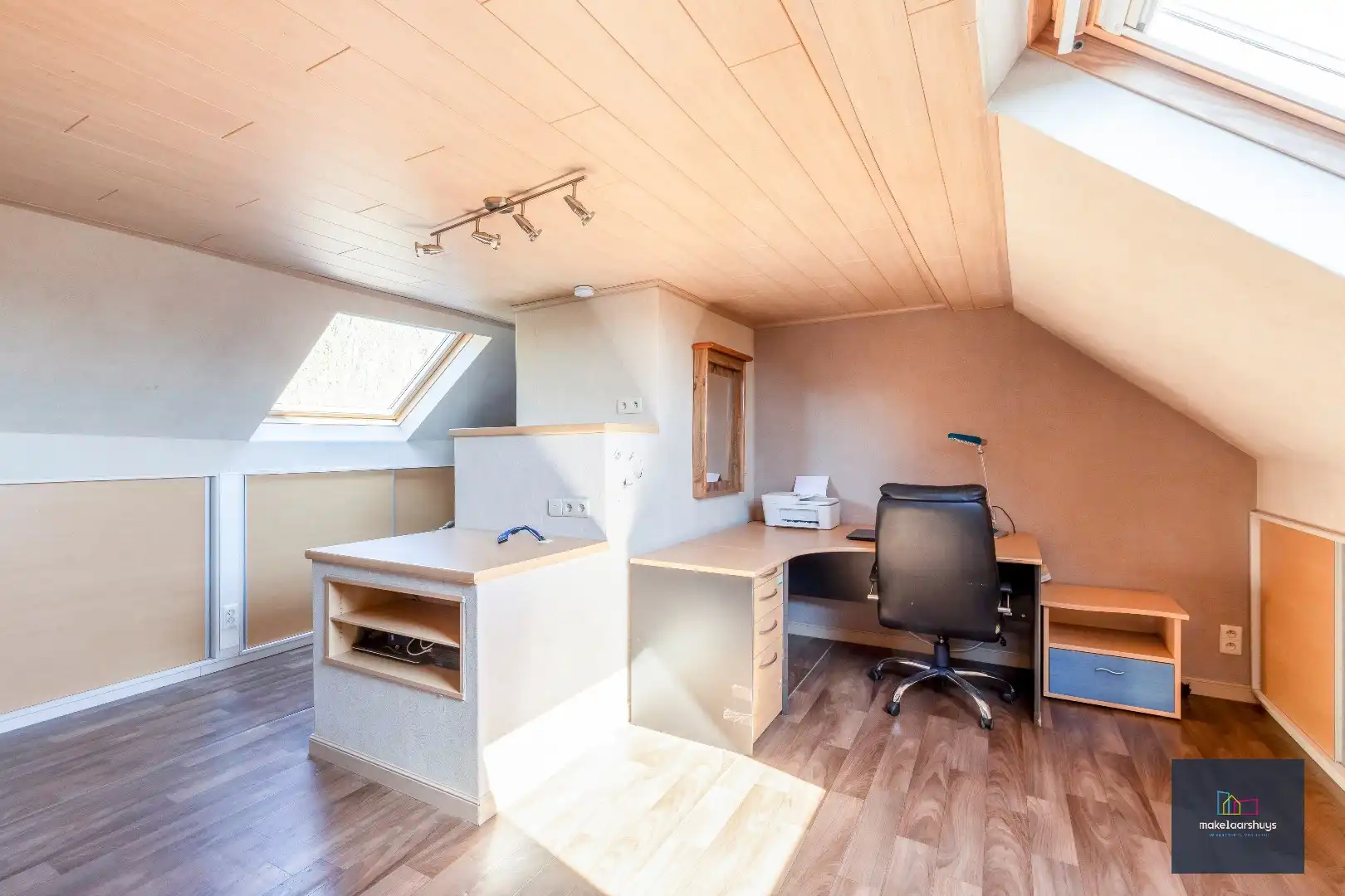Goed onderhouden en ruime woning in rij met tuin/terras te Wondelgem foto 23