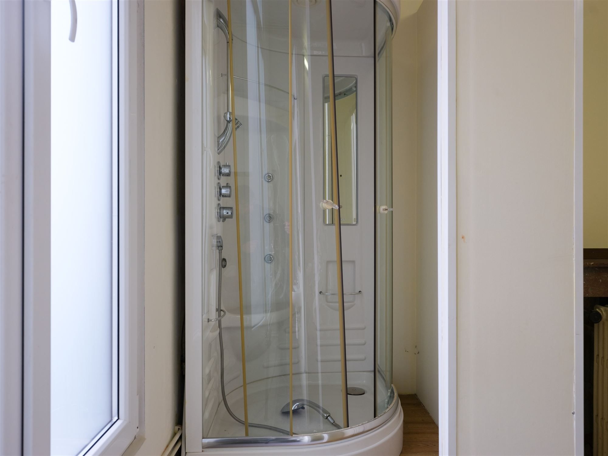 ruime rijwoning met polyvalent bijgebouw en tal van mogelijk foto 38