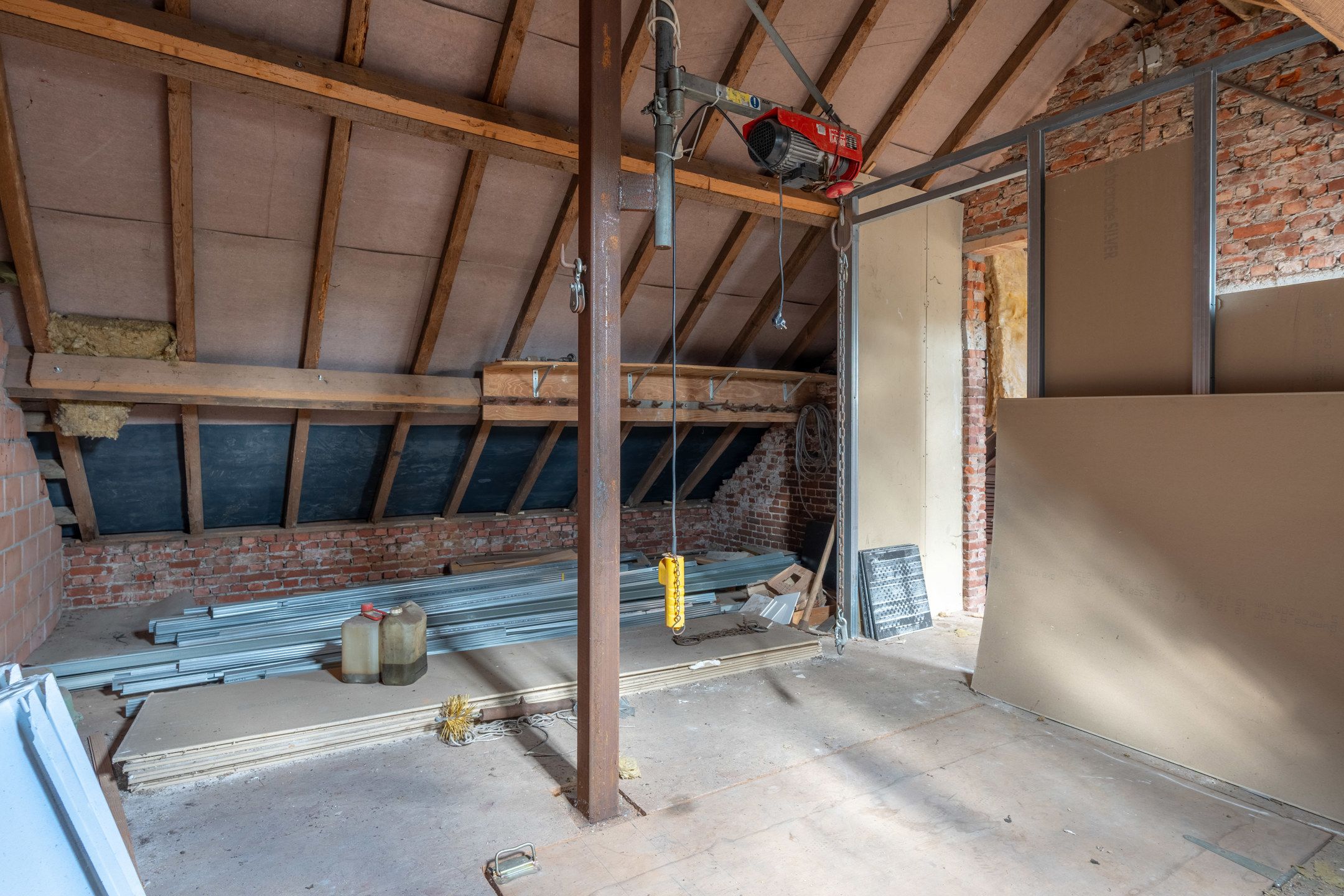 Te renoveren woning met tuin nabij centrum Vosselaar. foto 24
