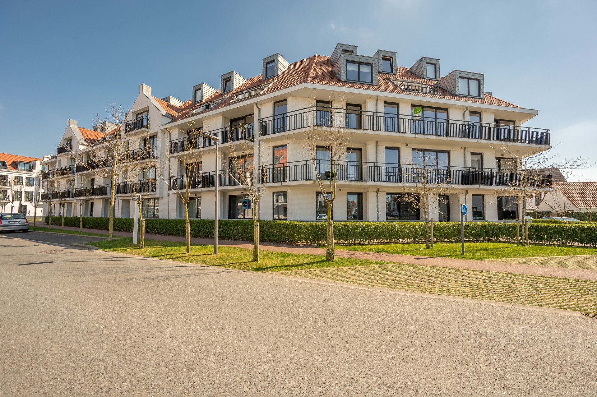 ()=>{if(producerUpdateValueVersion(node),producerAccessed(node),node.value===ERRORED)throw node.error;return node.value} Henry Van de Veldelaan 5 - 8300 Knokke-Heist