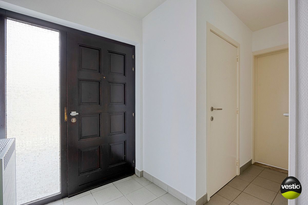 RUSTIG GELEGEN HALF VRIJSTAANDE WONING OP 4A5CA STADSRAND BILZEN. foto 4