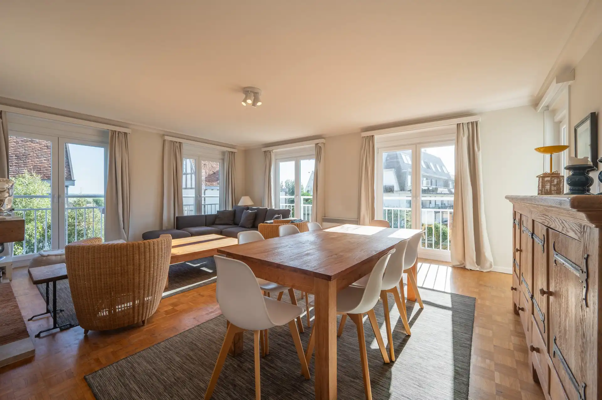 Gemeubeld: ruim appartement vlakbij zee! foto 2