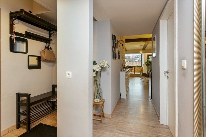 GELIJKVLOERSAPPARTEMENT MET TUIN EN GARAGE IN KONINGSLO foto 12