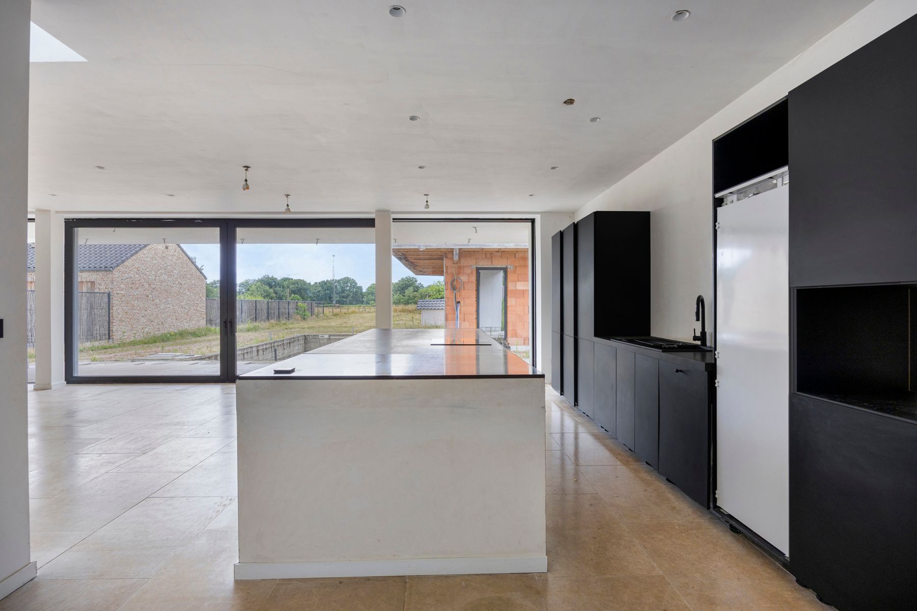 Moderne nieuwbouw villa met strak design – nog verder af te werken naar eigen smaak! foto 12
