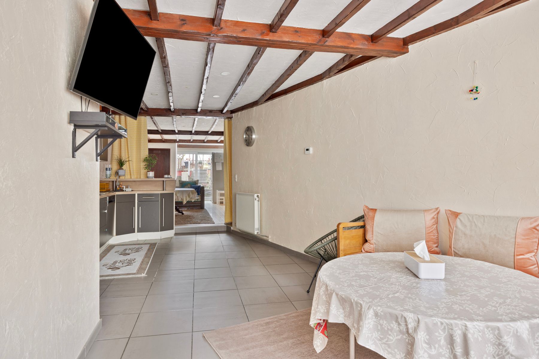 Woning met 3 ruime slaapkamers en tuin foto 8
