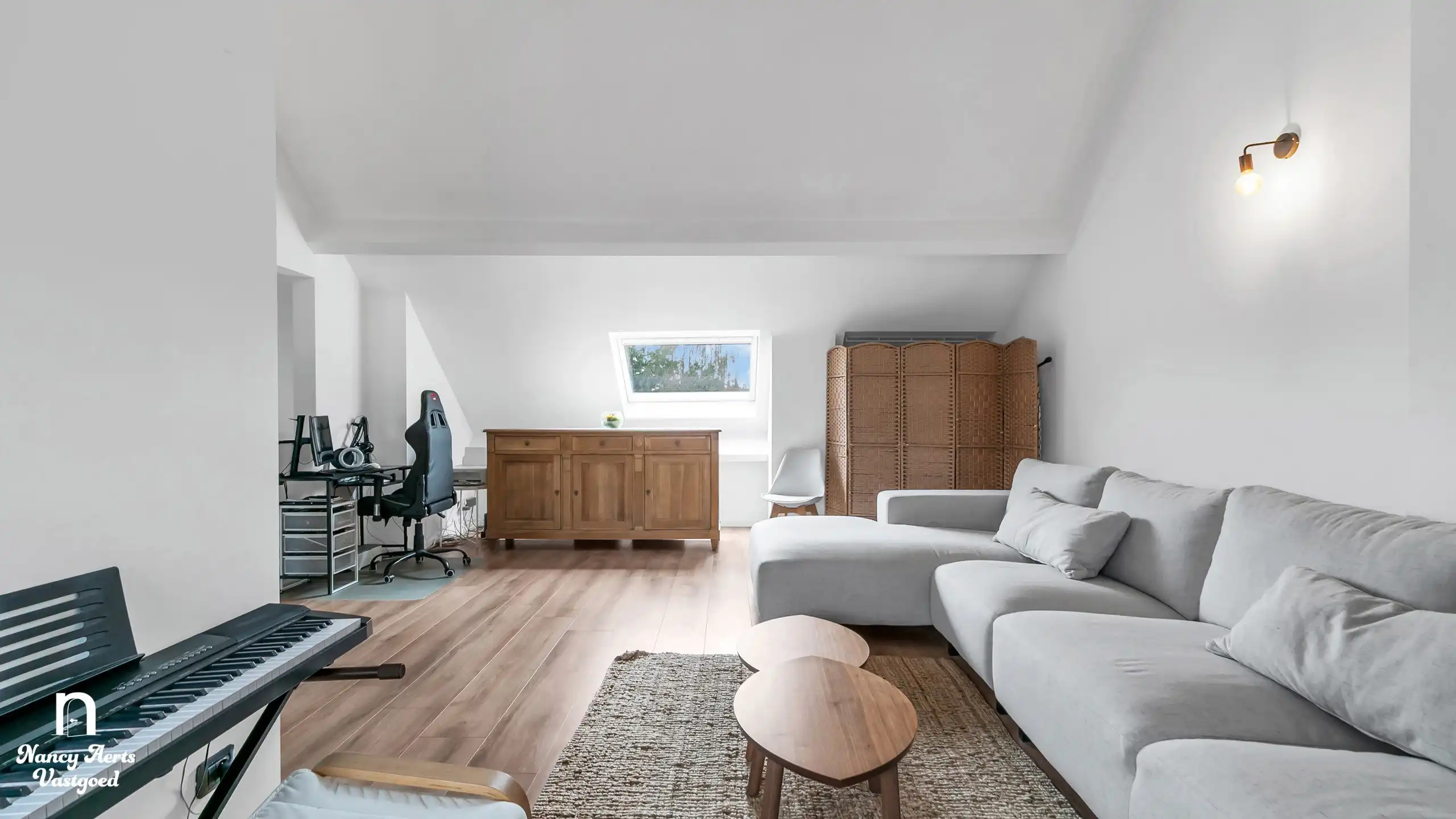 Lichtrijke duplex met open indeling en 3 slaapkamers foto 9