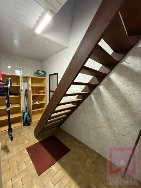 Ruime gelijkvloerse woning met 3 slaapkamers, zolderverdieping en garage op 1.340 m² foto 16