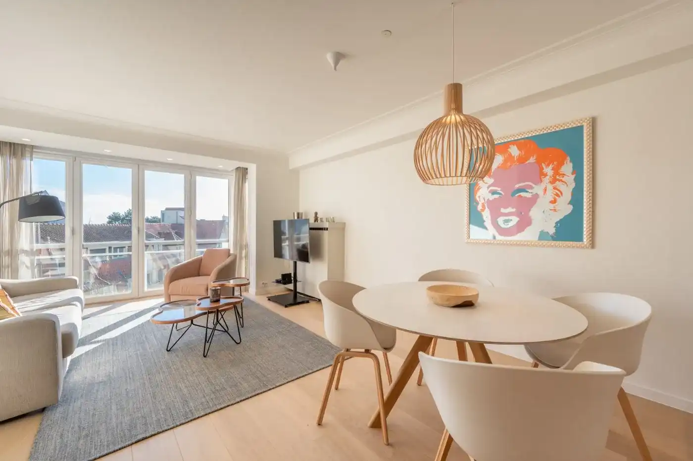 Zonnig appartement zeer centraal gelegen in het Zoute met open zicht over de villa's foto 2