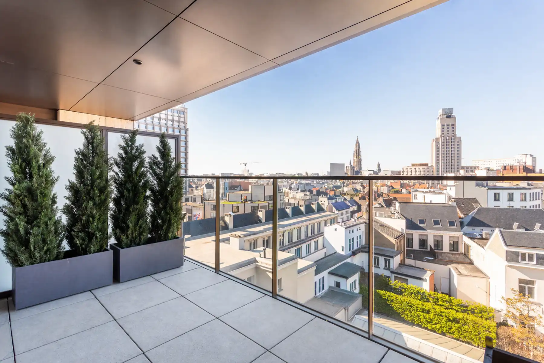 Luxe appartement met ruim terras en unieke zichten foto 5