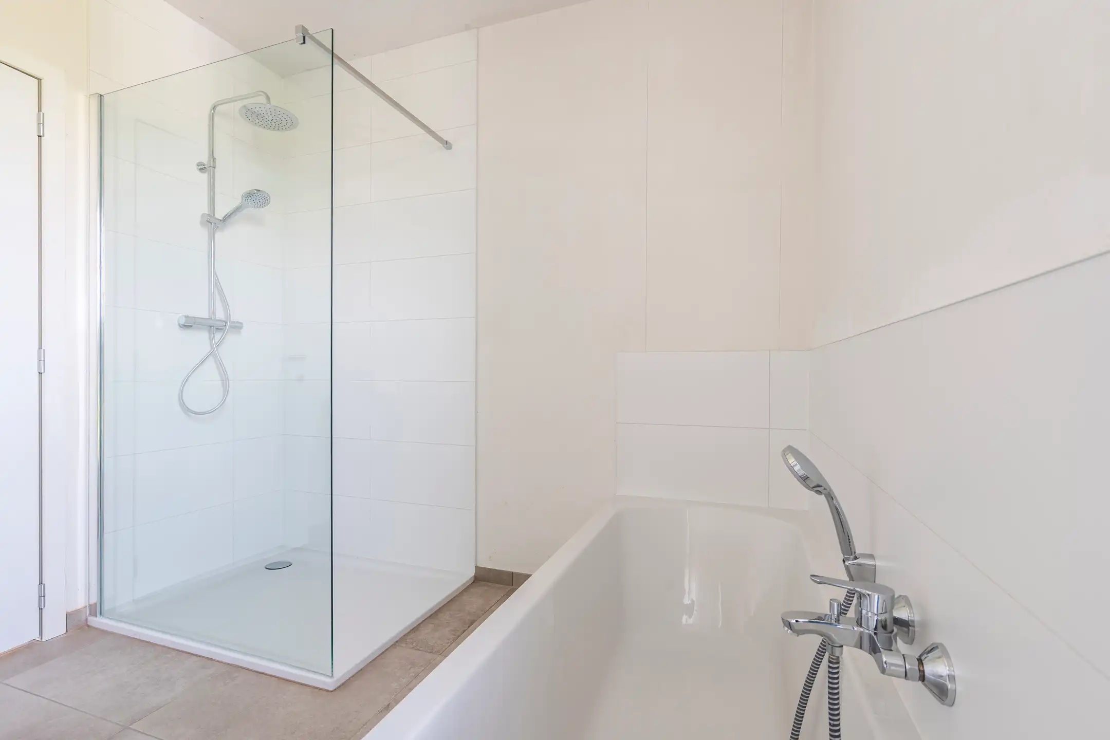 Appartement met 3 slpks en groot terras met zicht op weiland foto 17