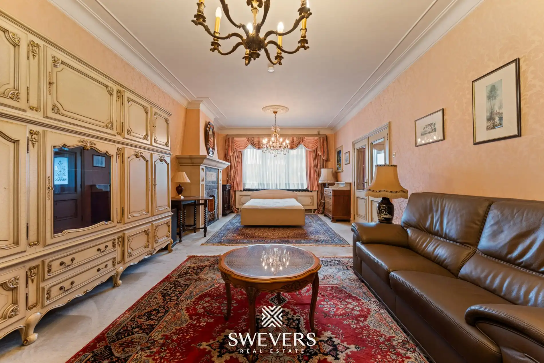 Karaktervolle halfopen bebouwing met uitzonderlijk potentieel en zonnige tuin nabij Hasselt centrum foto 2