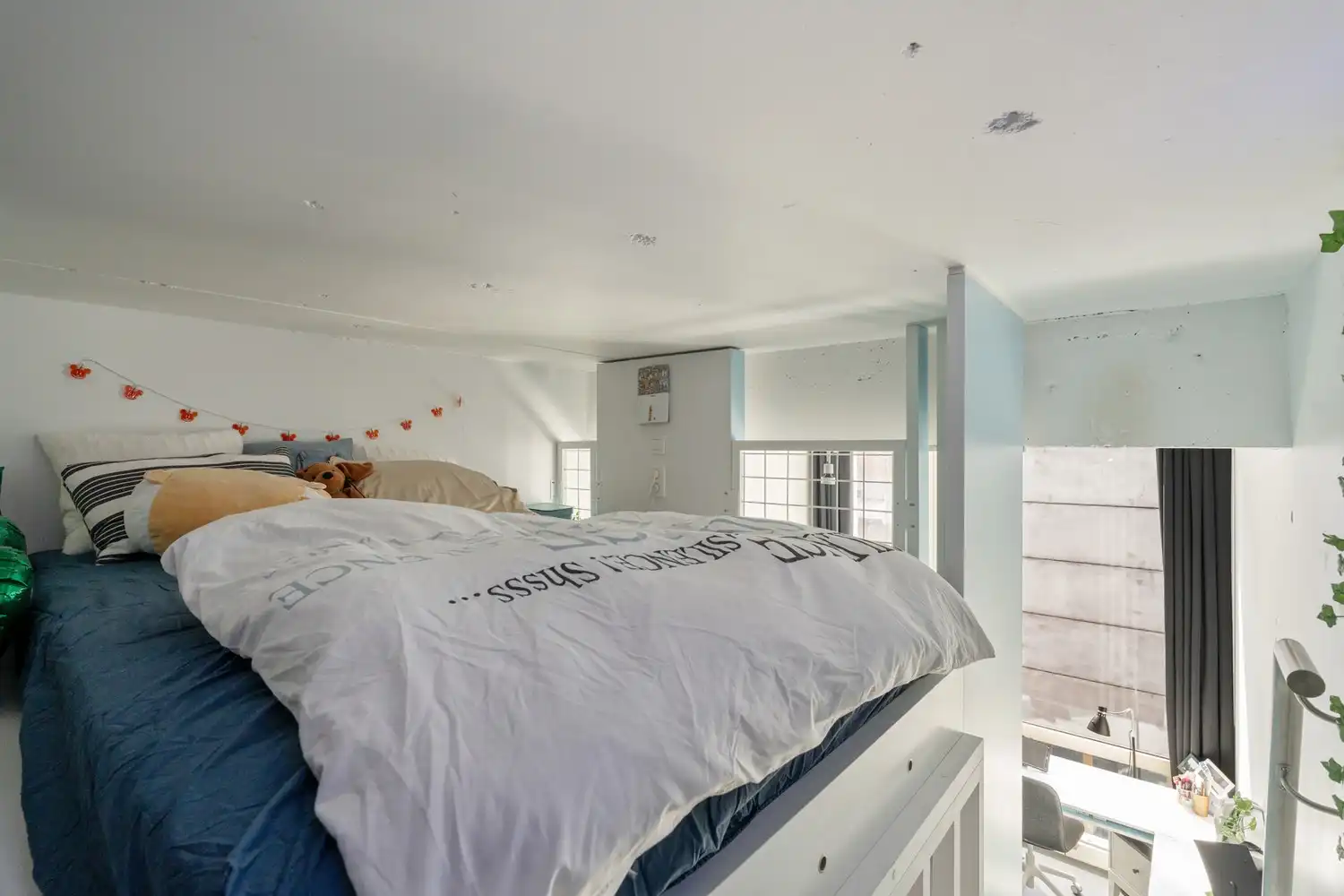 Centraal gelegen en moderne studentenkamer met eigen sanitair en een slaapverdiep! foto 10